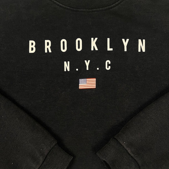 Brooklyn NYC black sweatshirt crop top - Picture 2 of 6